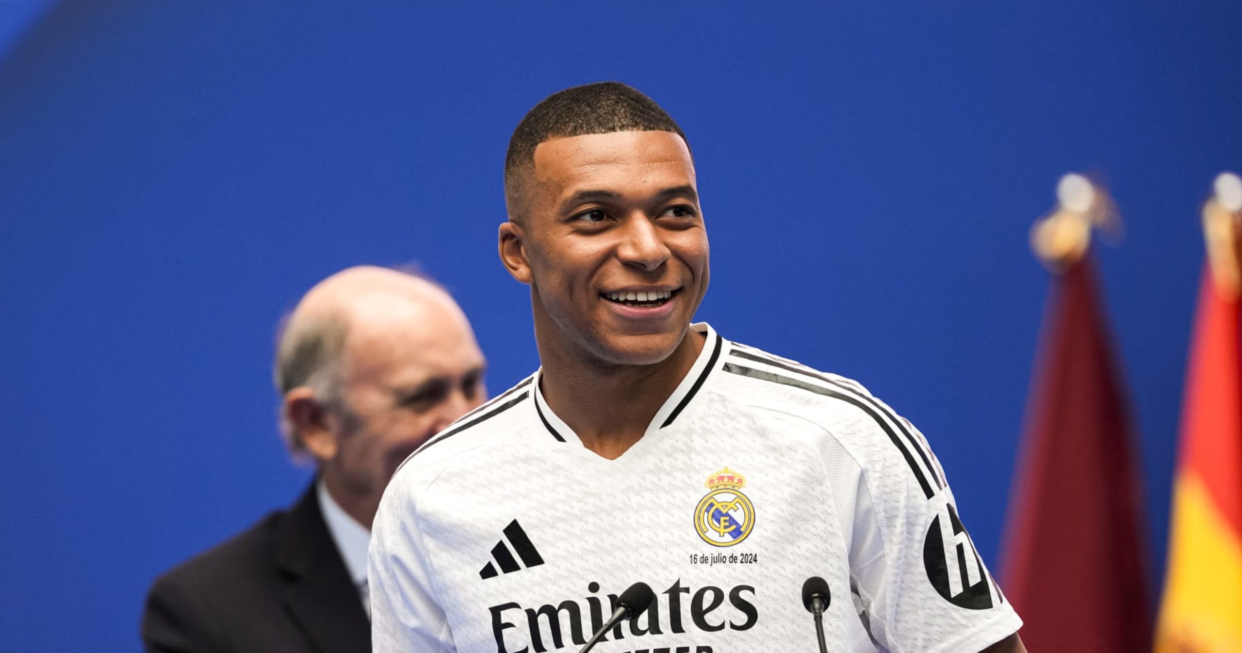 Video: Kylian Mbappé Presented to Real Madrid Fans After Signing 5-Year Contract