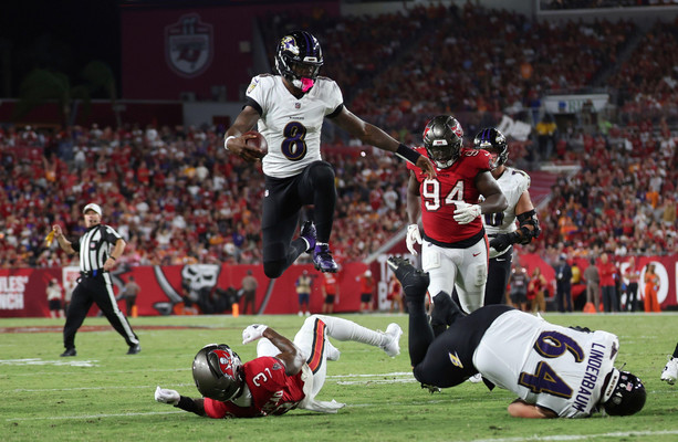 Jackson, Henry star as Ravens romp past injury-hit Bucs